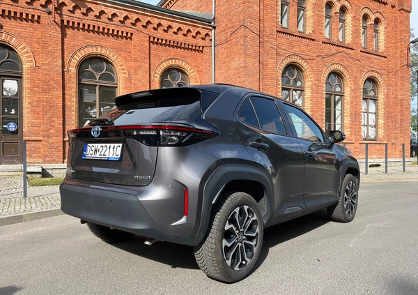 Toyota Yaris Cross cena 120000 przebieg: 6200, rok produkcji 2022 z Świebodzice małe 56